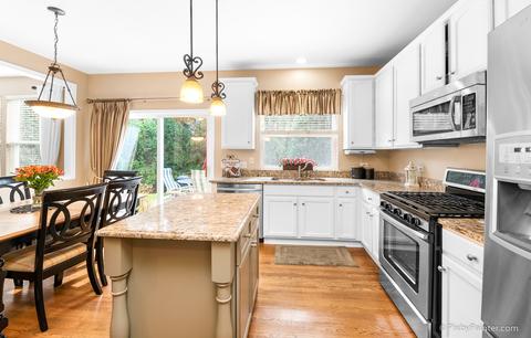 2705 Bay View Cir, Algonquin, IL 60102 photo 11