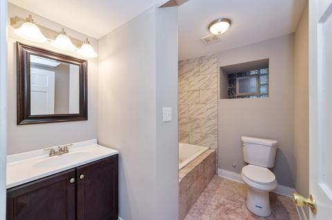 4446 S Berkeley Ave, Chicago, IL 60653 photo 12