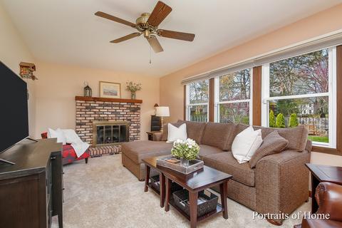 2053 Dorset Dr, Wheaton, IL 60189 photo 3
