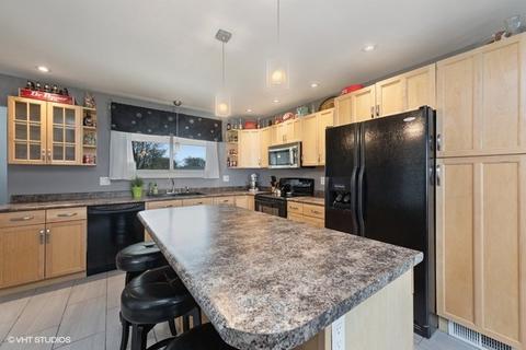 1450 Bedford Rd, Hoffman Estates, IL 60169 photo 5