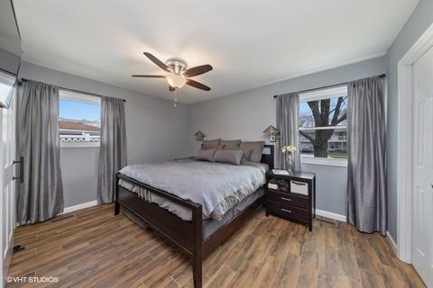 1450 Bedford Rd, Hoffman Estates, IL 60169 photo 6