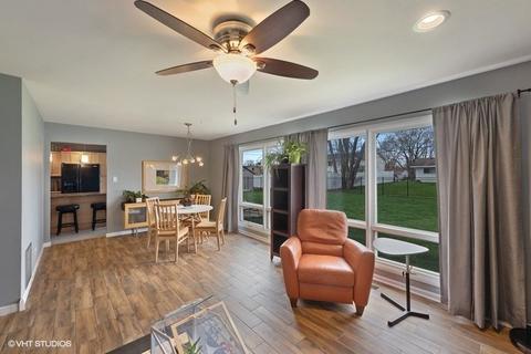 1450 Bedford Rd, Hoffman Estates, IL 60169 photo 3