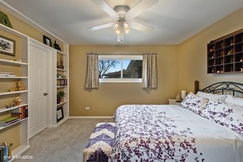 1450 Bedford Rd, Hoffman Estates, IL 60169 photo 8