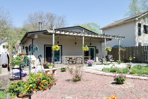719 N Harrison St, Algonquin, IL 60102 photo 1
