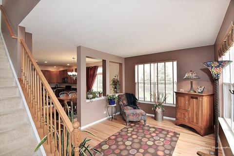 3128 Kyra Ln, Elgin, IL 60124 photo 4