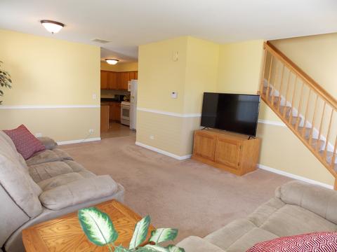 2490 Dickens Dr, Aurora, IL 60503 photo 4