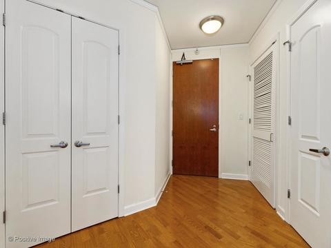 420 E Waterside Dr #403, Chicago, IL 60601 photo 4