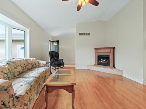 35 E Seventh St, El Paso, IL 61738 photo 4