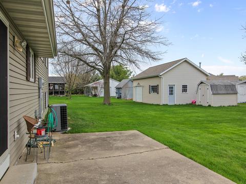 35 E Seventh St, El Paso, IL 61738 photo 24
