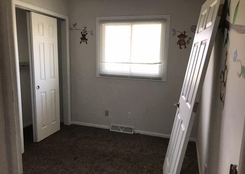 219 E 2nd St, Genoa, IL 60135 photo 9
