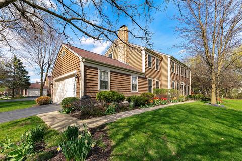 1611 Stonebridge Trl, Wheaton, IL 60189 photo 1