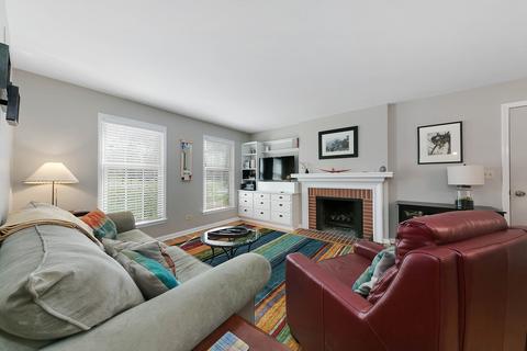 1611 Stonebridge Trl, Wheaton, IL 60189 photo 5