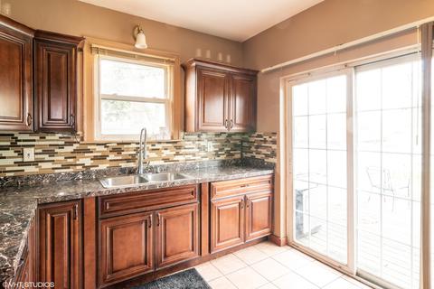 8046 Christie Ave, Lyons, IL 60534 photo 5