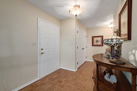 245 Windsor Ln #D, Willowbrook, IL 60527 photo 3