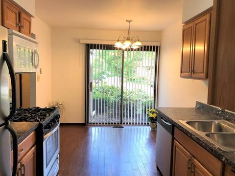 1511 Johnstown Ct, Wheaton, IL 60189 photo 6
