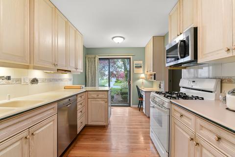 1228 Exeter Ct, Wheaton, IL 60189 photo 11
