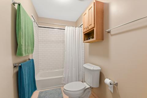 1228 Exeter Ct, Wheaton, IL 60189 photo 18