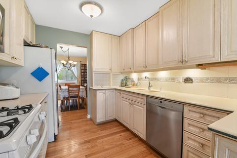 1228 Exeter Ct, Wheaton, IL 60189 photo 10