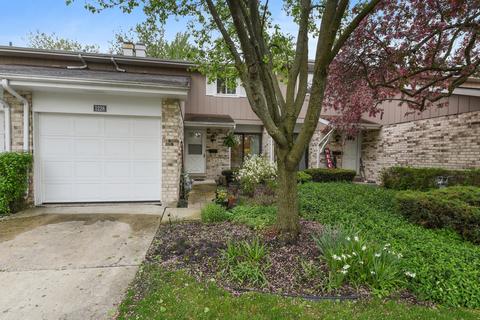 1228 Exeter Ct, Wheaton, IL 60189 photo 2