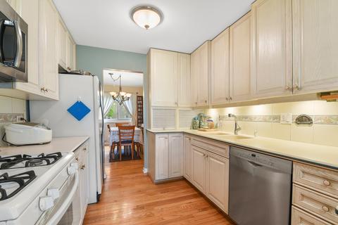 1228 Exeter Ct, Wheaton, IL 60189 photo 12
