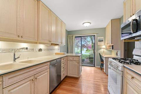 1228 Exeter Ct, Wheaton, IL 60189 photo 13