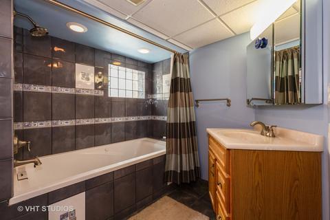 7412 N Oleander Ave, Chicago, IL 60631 photo 9