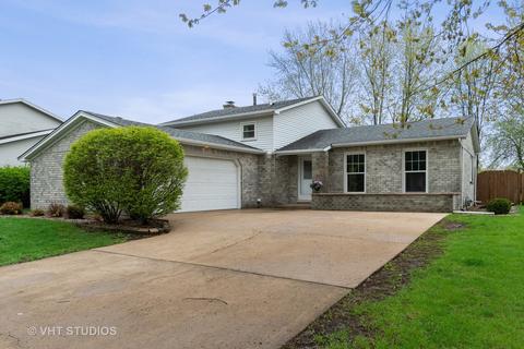 205 Willoway Dr, Naperville, IL 60540 photo 1
