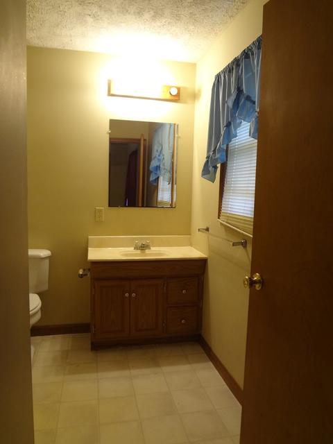 803 E Macon St, Clinton, IL 61727 photo 13