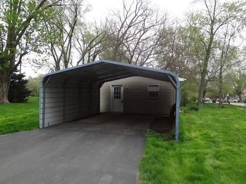 803 E Macon St, Clinton, IL 61727 photo 2