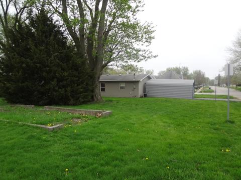 803 E Macon St, Clinton, IL 61727 photo 16