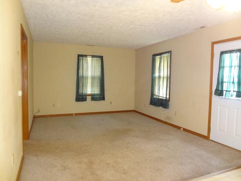 803 E Macon St, Clinton, IL 61727 photo 6