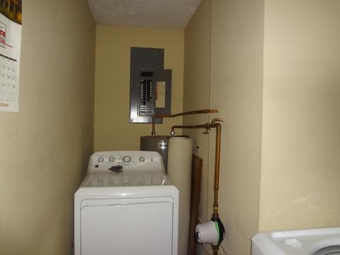 803 E Macon St, Clinton, IL 61727 photo 14