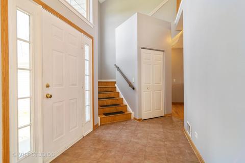 219 Faircroft Rd, Bartlett, IL 60103 photo 2