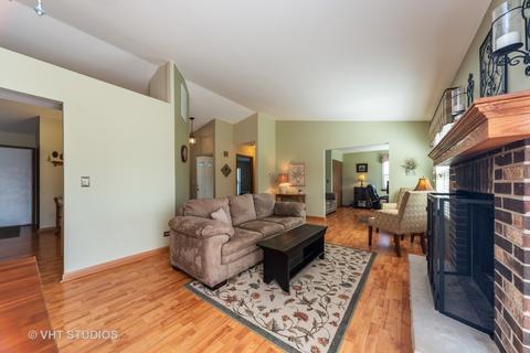 640 Claymont Ct, Algonquin, IL 60102 photo 4