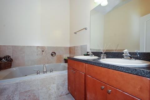 439 E 45th Pl, Chicago, IL 60637 photo 7