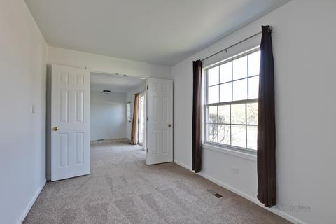 1363 Longacre Ln, Wheeling, IL 60090 photo 17
