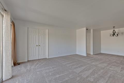 1363 Longacre Ln, Wheeling, IL 60090 photo 5