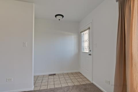 1363 Longacre Ln, Wheeling, IL 60090 photo 3