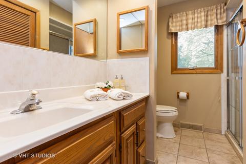 2015 E Wintergreen Ave, Mount Prospect, IL 60056 photo 13