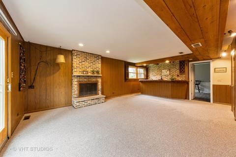 2015 E Wintergreen Ave, Mount Prospect, IL 60056 photo 8