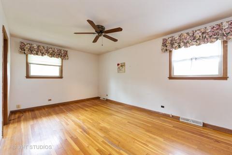 2015 E Wintergreen Ave, Mount Prospect, IL 60056 photo 12