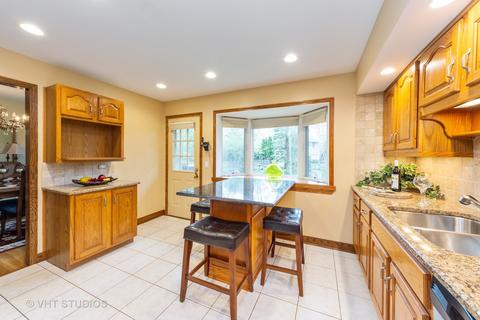 2015 E Wintergreen Ave, Mount Prospect, IL 60056 photo 5