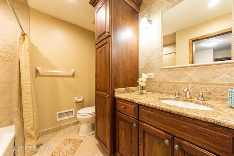 2015 E Wintergreen Ave, Mount Prospect, IL 60056 photo 16