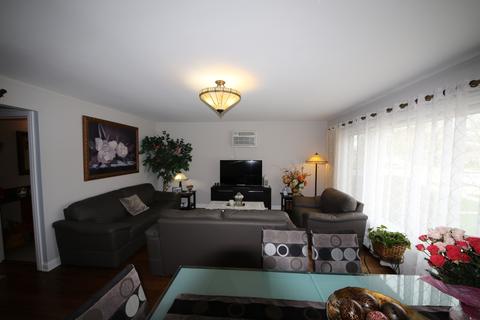 85 Dover Dr, Des Plaines, IL 60018 photo 7