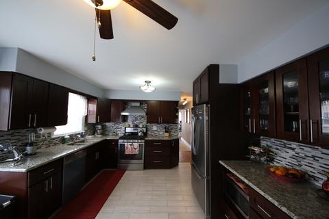 85 Dover Dr, Des Plaines, IL 60018 photo 3