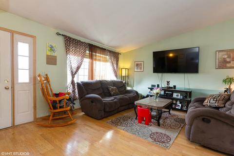 1329 Sebring Cir, Elgin, IL 60120 photo 4