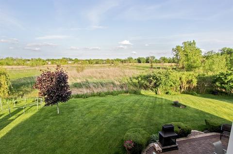 949 Knowles Rd, Gurnee, IL 60031 photo 2