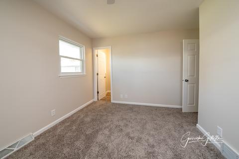 1480 Molitor Rd, Aurora, IL 60505 photo 12