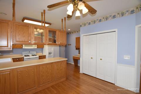 118 Deer Run Ln, Elgin, IL 60120 photo 10