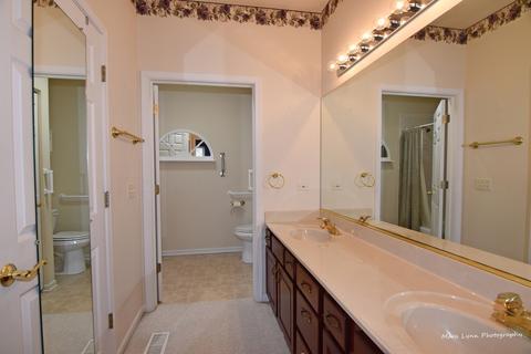 118 Deer Run Ln, Elgin, IL 60120 photo 16